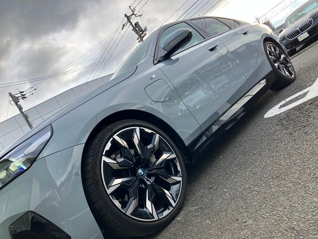 BMW i5 eDrive40 Sedan RHD