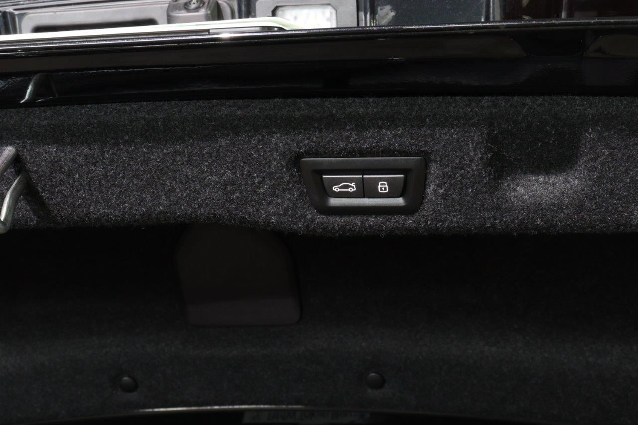 BMW i5 M60 xDrive Sedan RHD