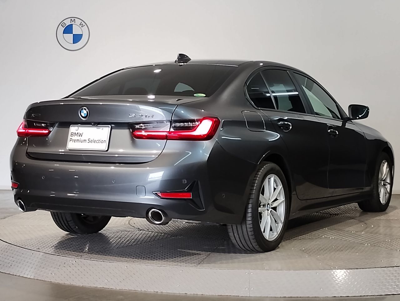G20 320d xDrive RHD Saloon