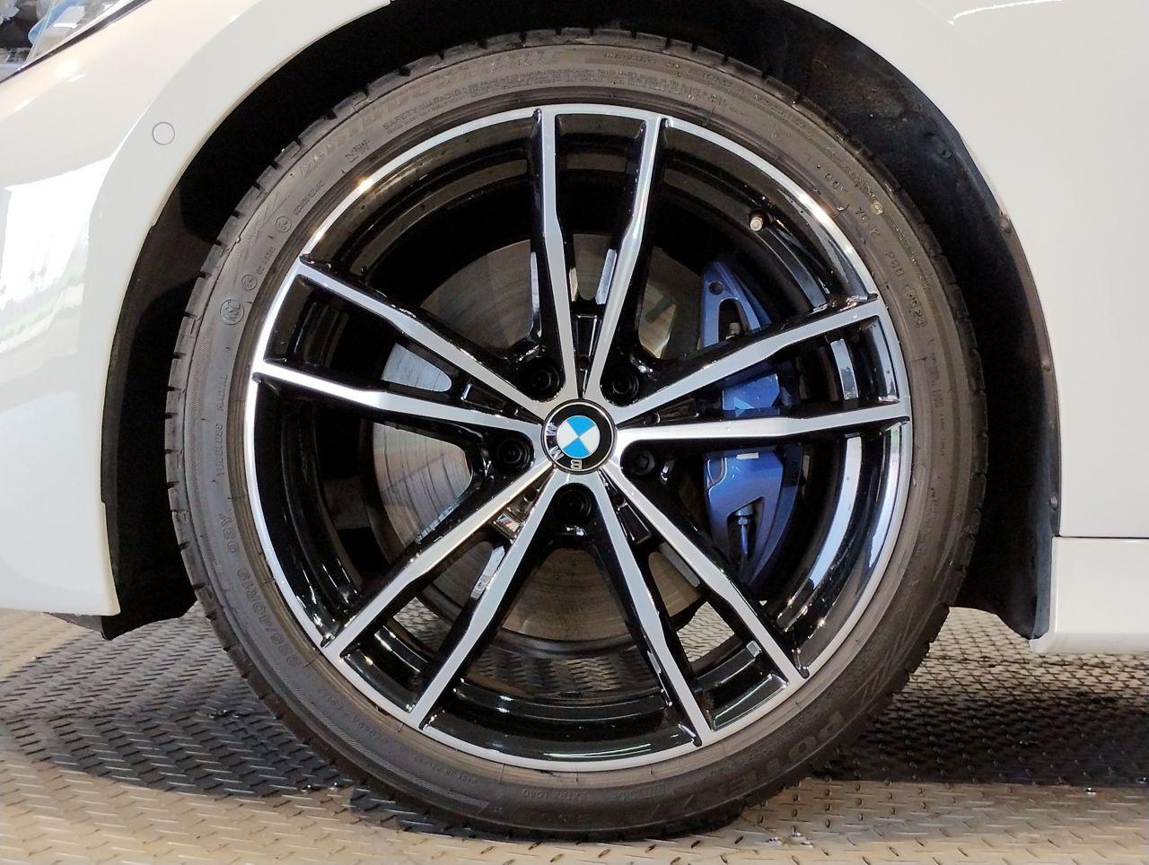 G20 330i Saloon RHD MX