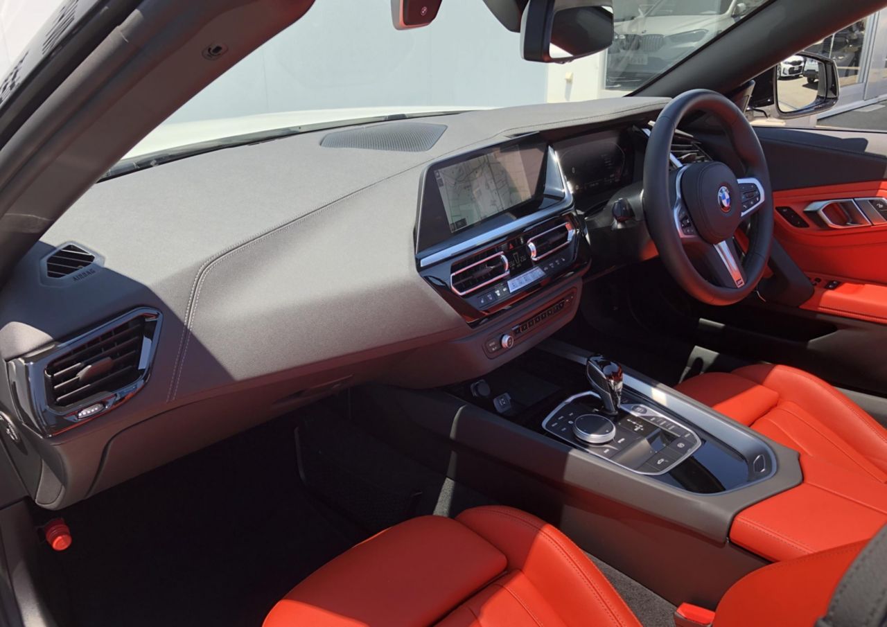 G29 z4 sDrive20i RHD