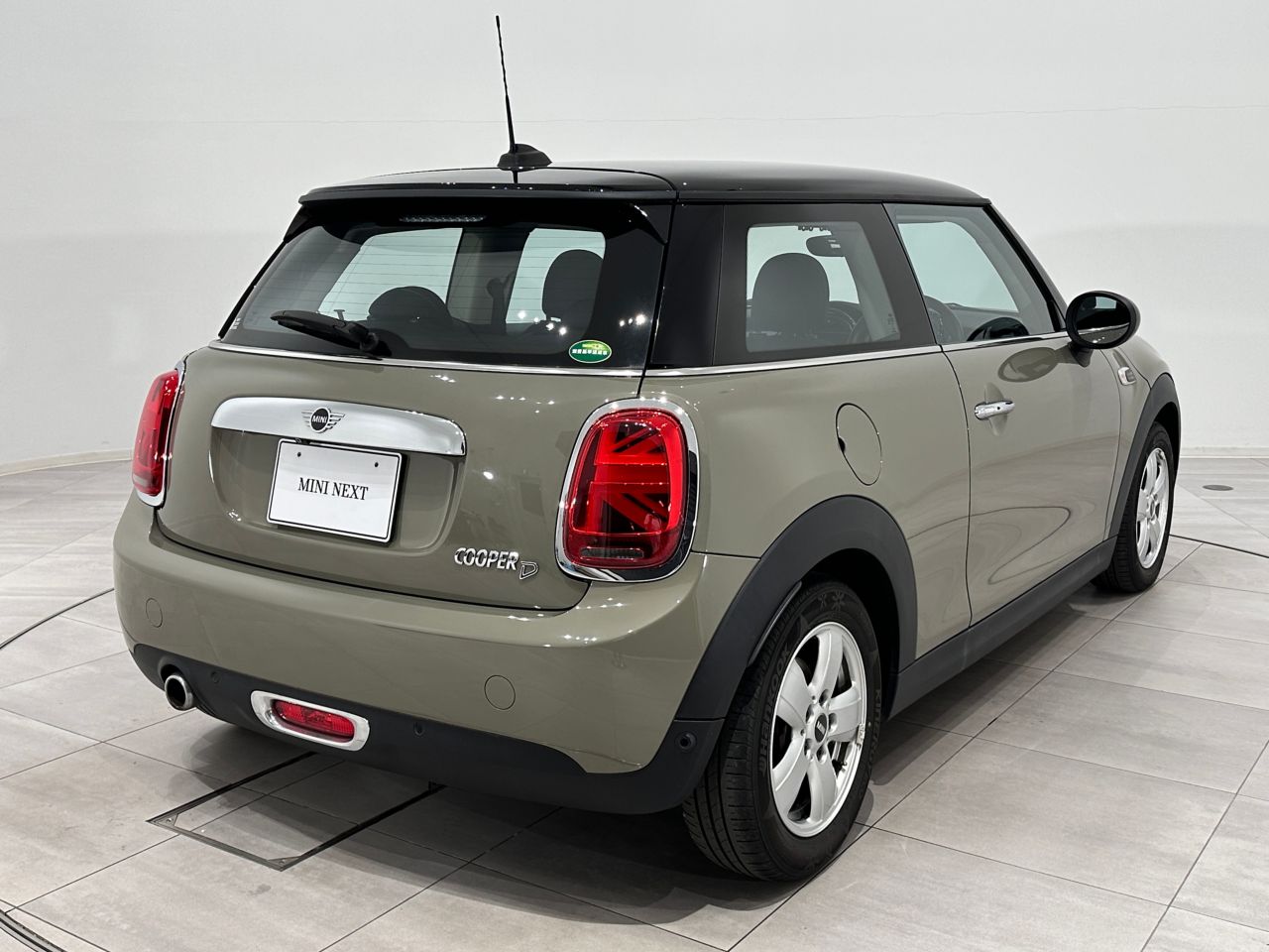 F56 COOPER D (AT)
