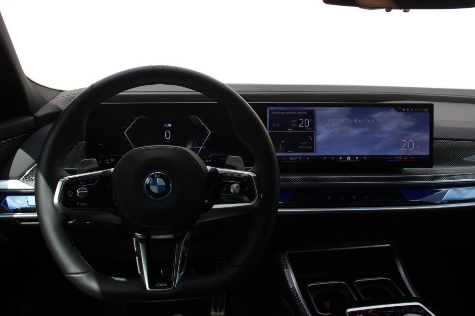 BMW 750