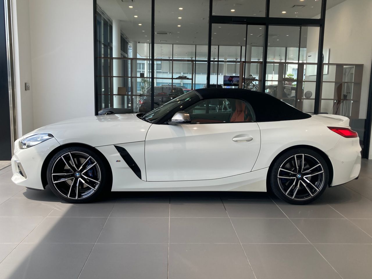 G29 Z4 M40i RHD
