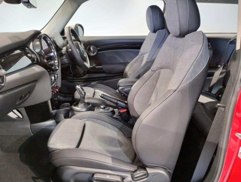 MINI Cooper F56 RHD