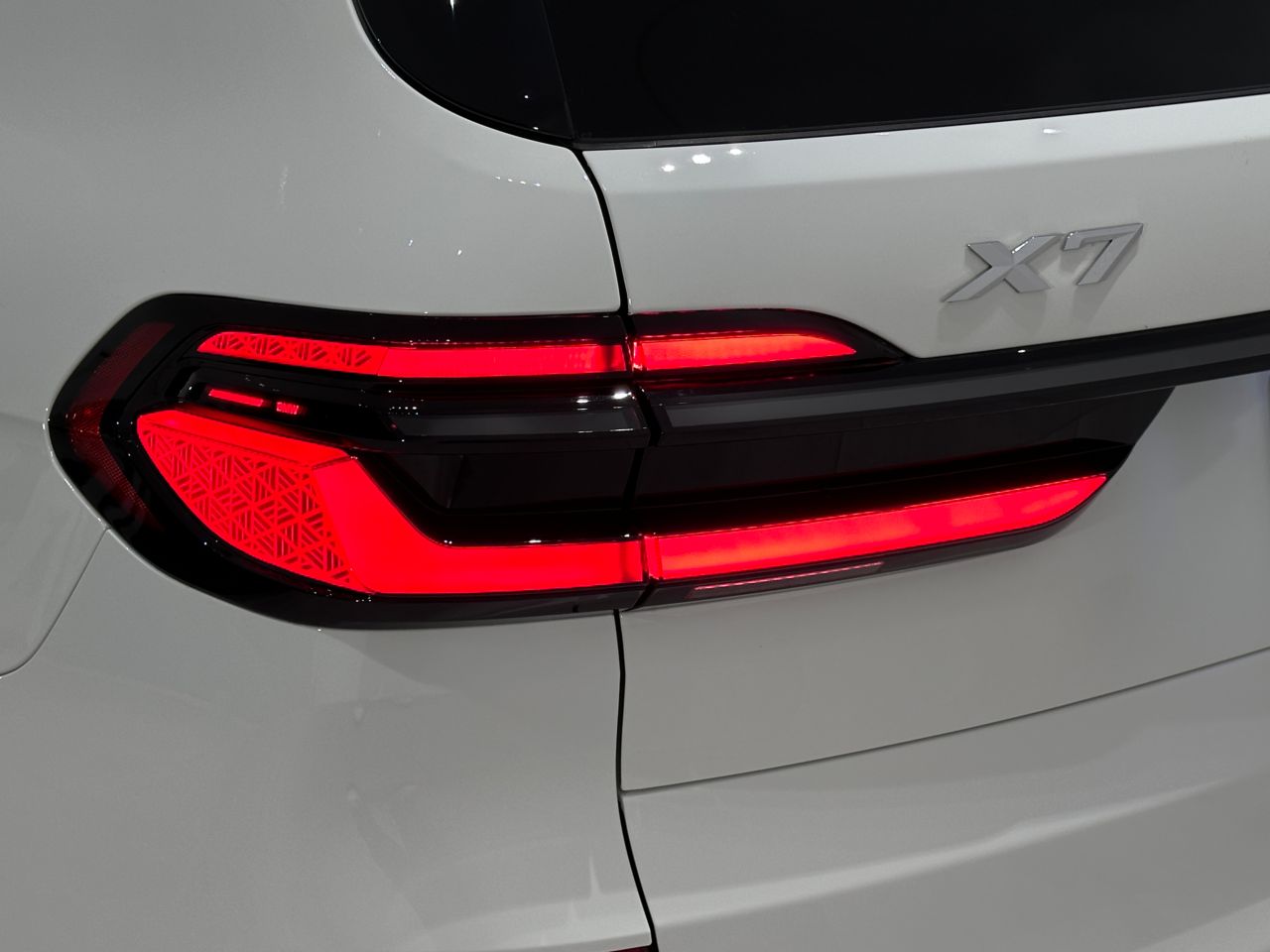 X7 xDrive40d RHD US