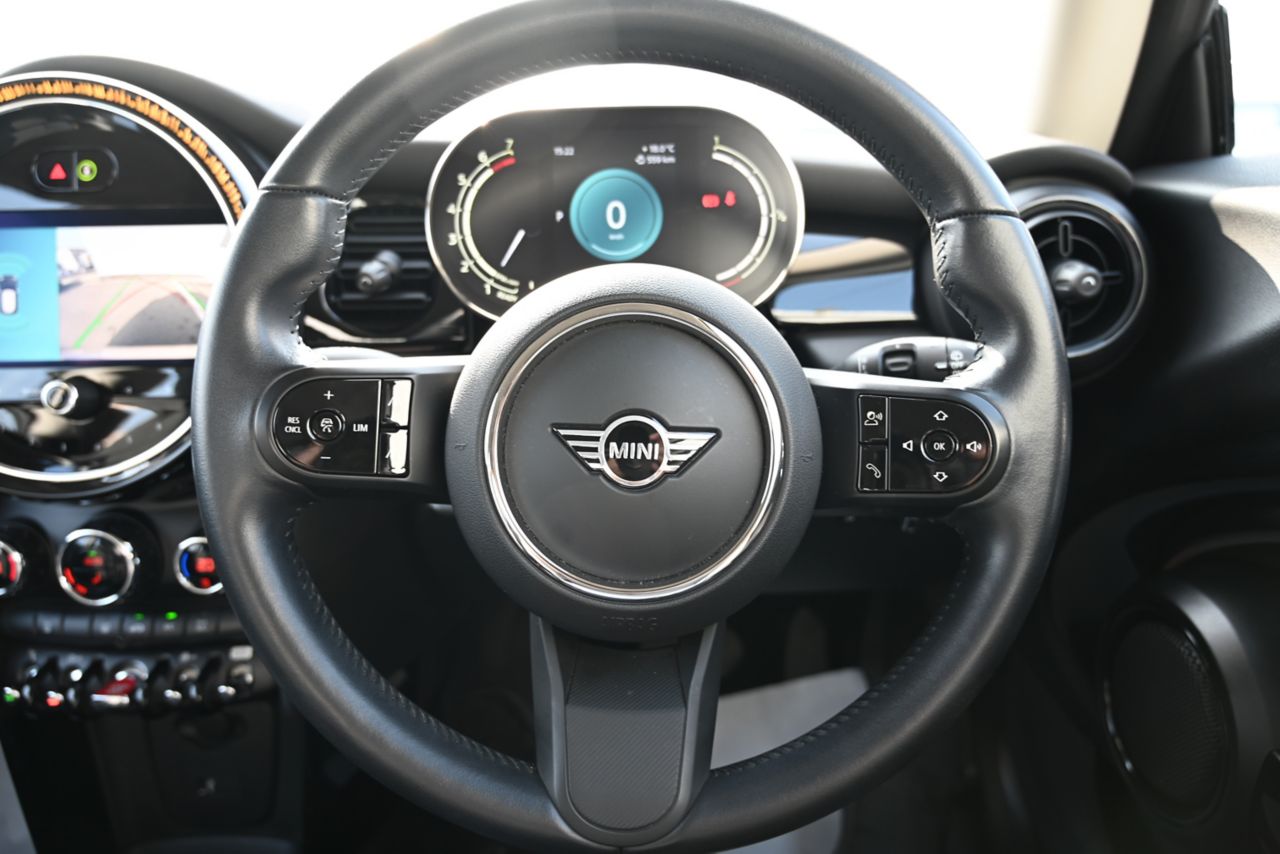 MINI Cooper F56 RHD