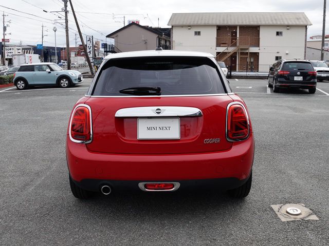 F55 MINI Cooper 5-Door Hatch LCI