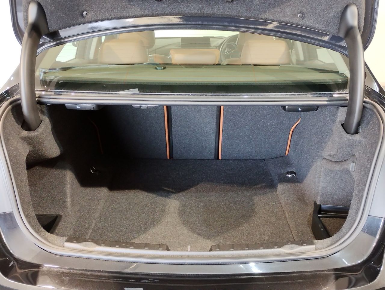 320D BLUEPERFORMANCE SEDAN RHD