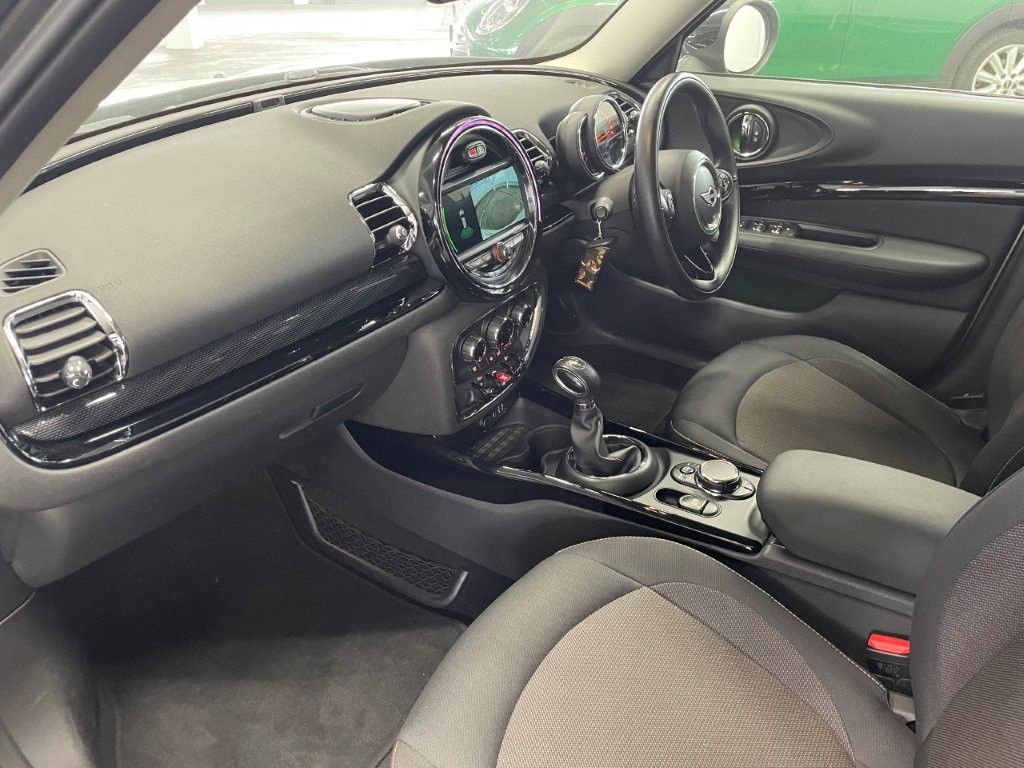 MINI COOPER CLUBMAN