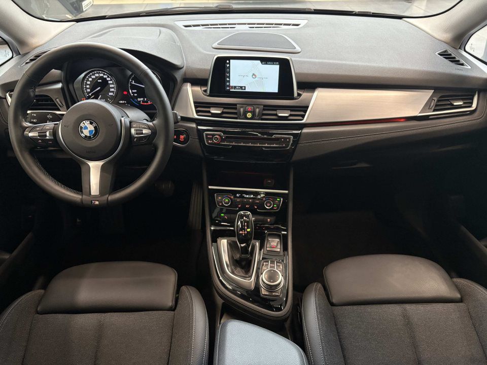 BMW 218