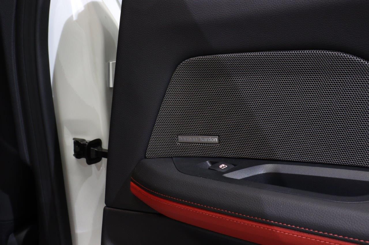 G** ***i G*** C**** ***