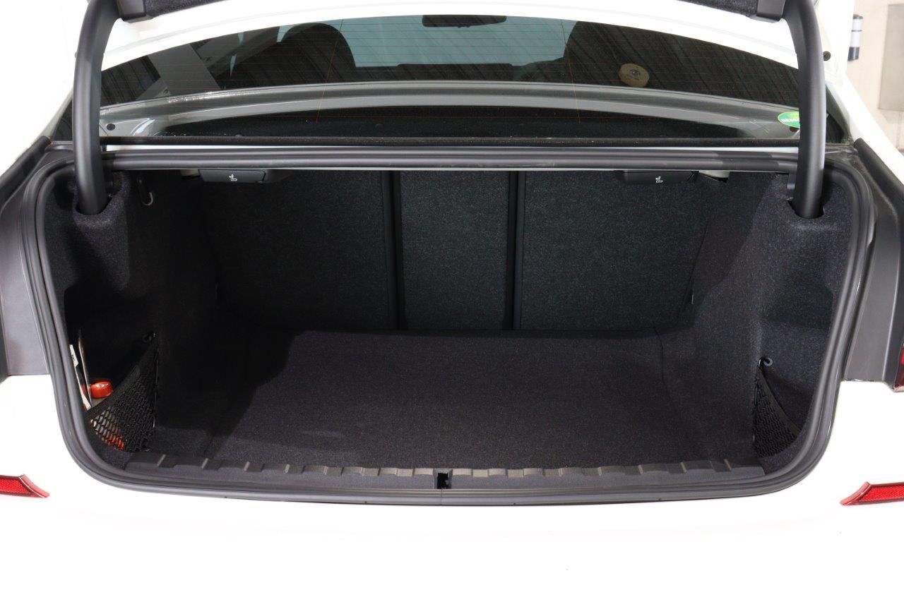 G20 320i Saloon RHD TU