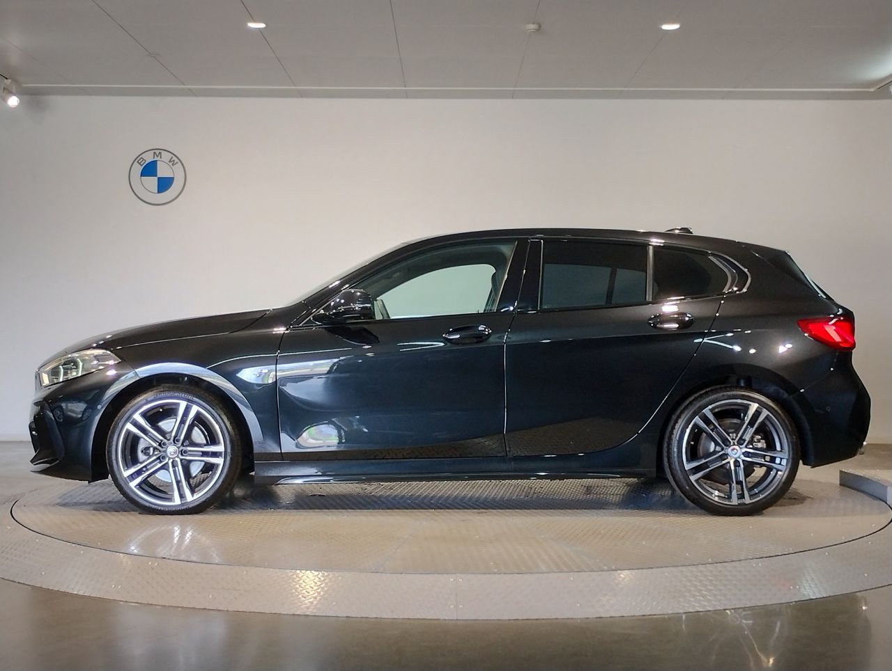 F40 118d Sports Hatch 5-door B47 2.0d