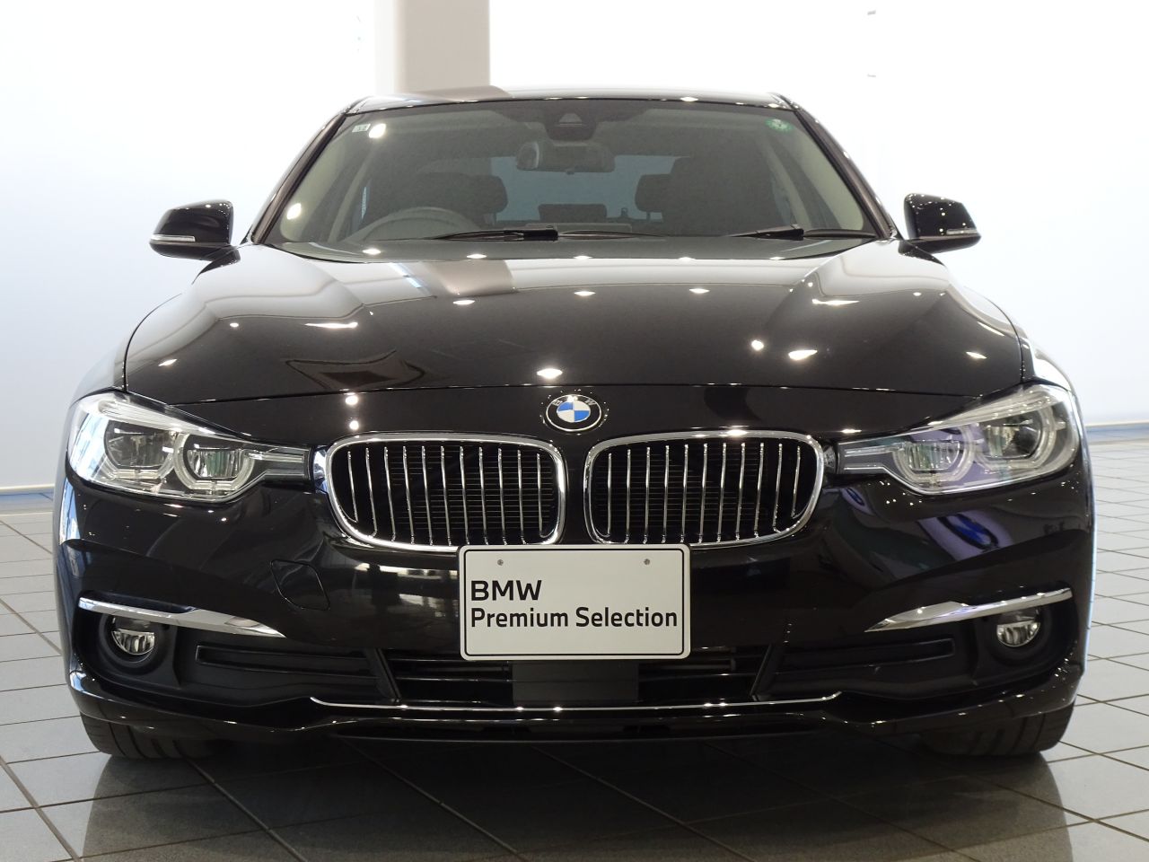 320D SEDAN RHD