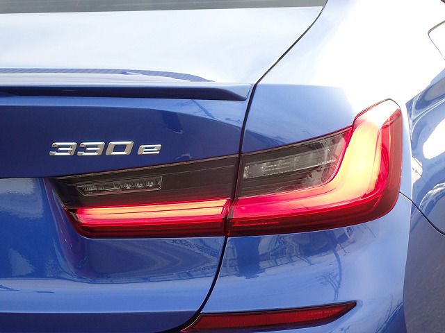 G20 330e Saloon RHD