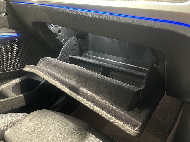 G21 320i RHD