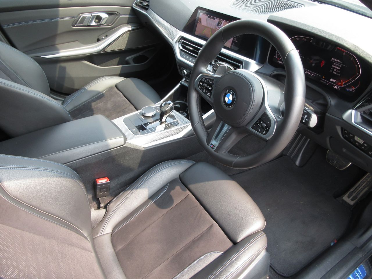 G21 320i RHD