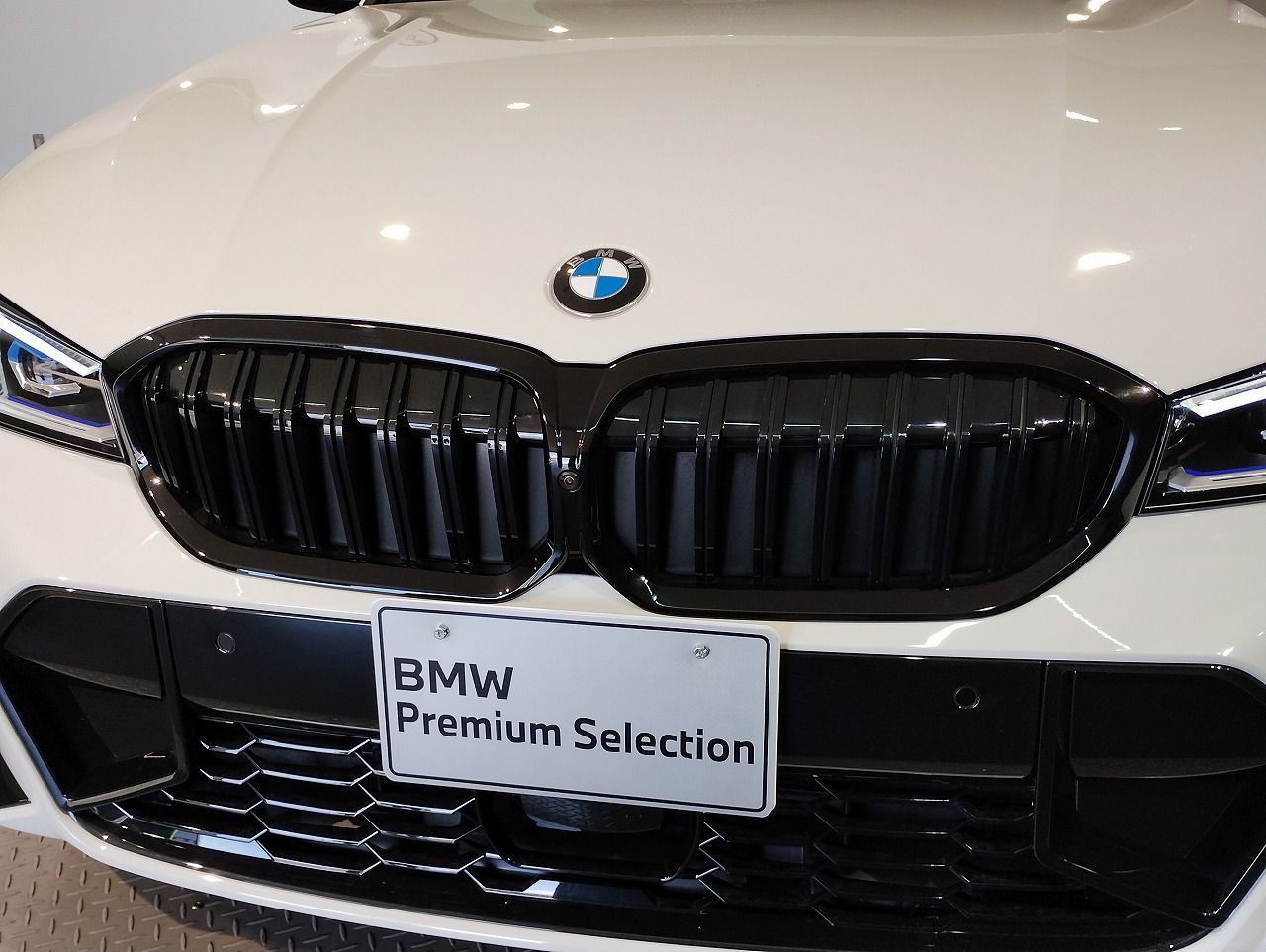 320d xDrive Berline RHD
