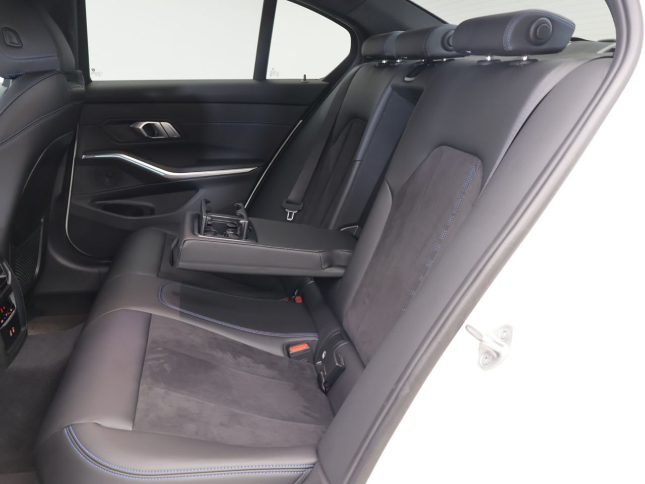 G20 330e Saloon LCI RHD MX