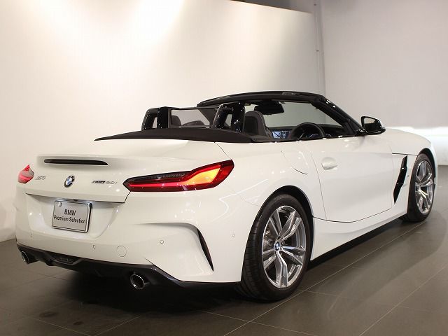 G29 z4 sDrive20i RHD