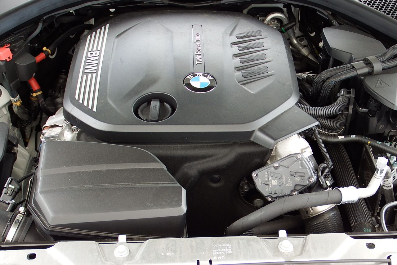 320d xDrive Berline RHD