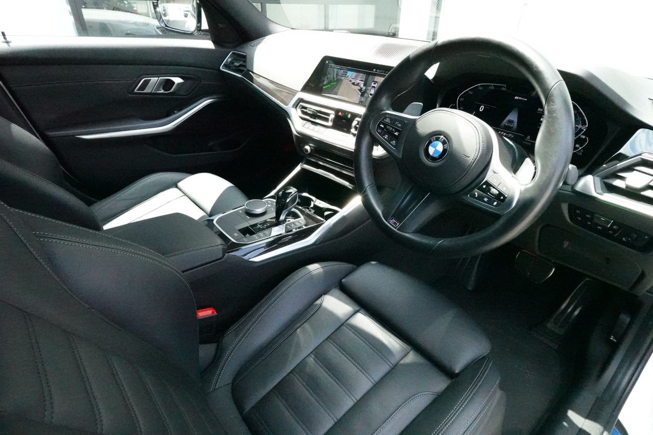 G20 330e Saloon RHD