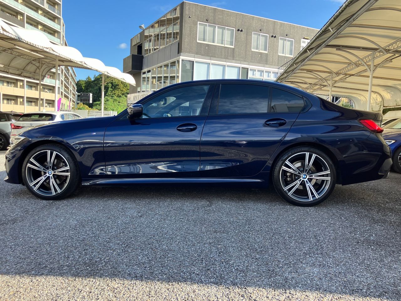 G20 320d xDrive RHD Saloon