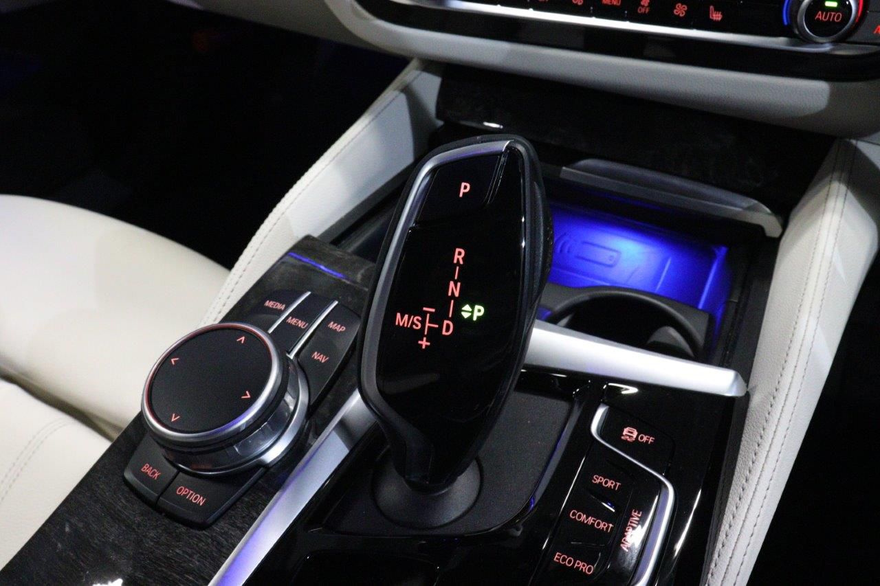 520d xDrive Sedan RHD