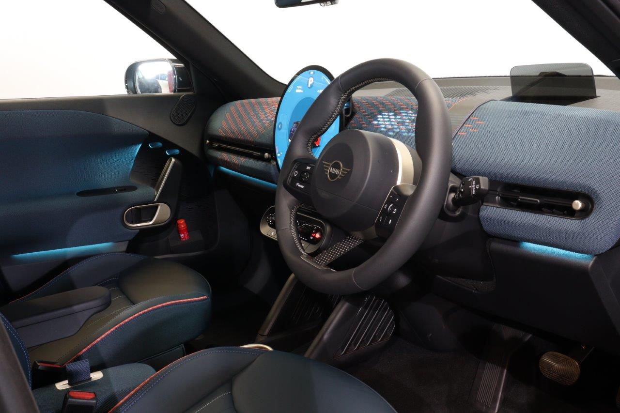 J05 MINI Aceman SE