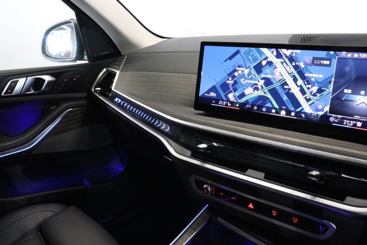 X7 xDrive40d RHD US
