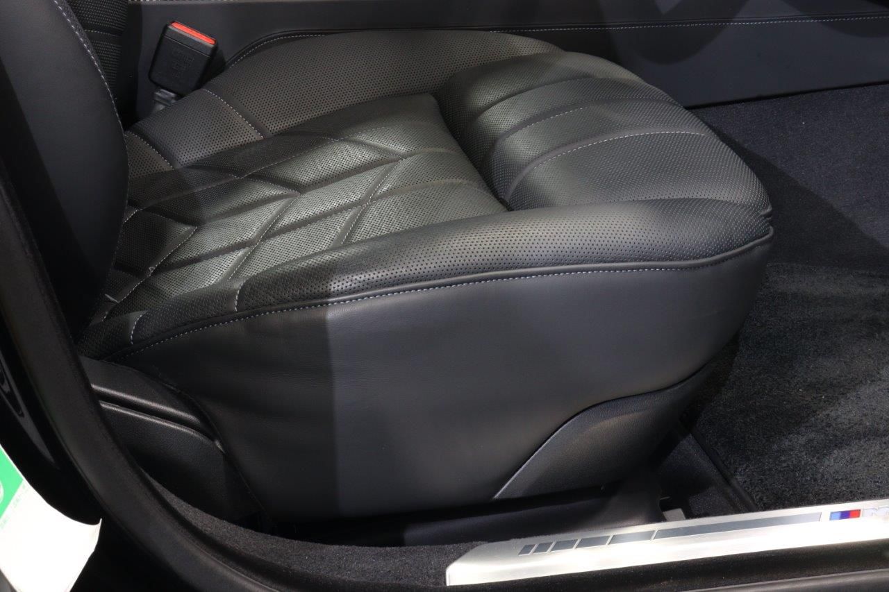 BMW i7 M70 xDrive Sedan RHD