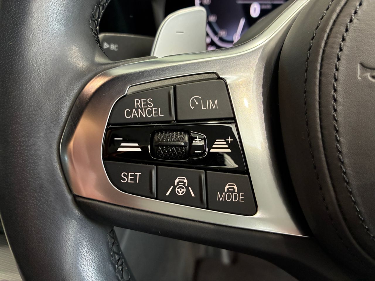 G20 330e Saloon RHD