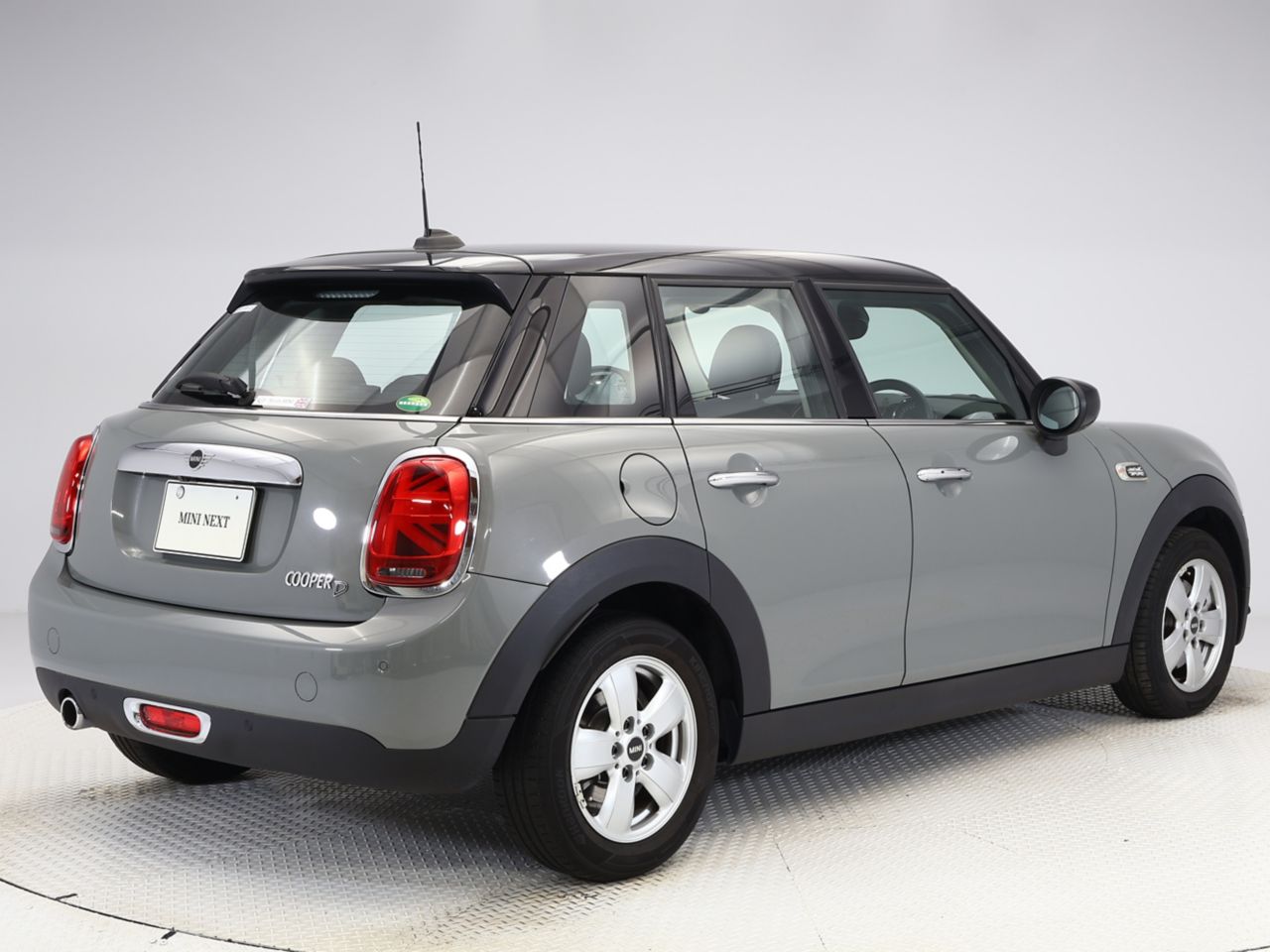 F55 COOPER D (AT)