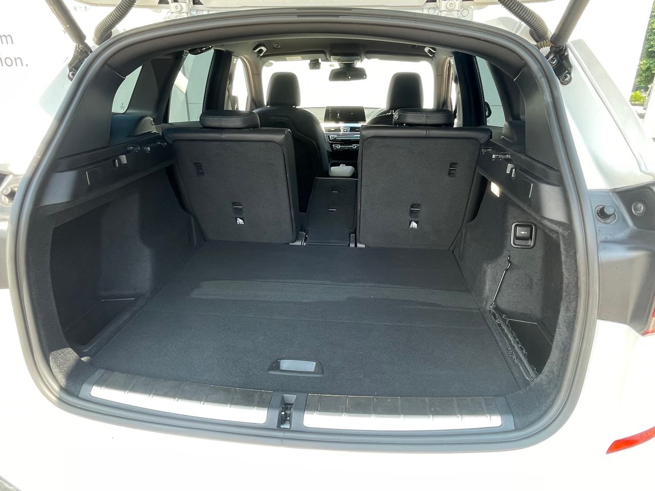 X1 sDrive 18i M Sport | X1 | X | BMW | 車両 | IUCP JP BMW