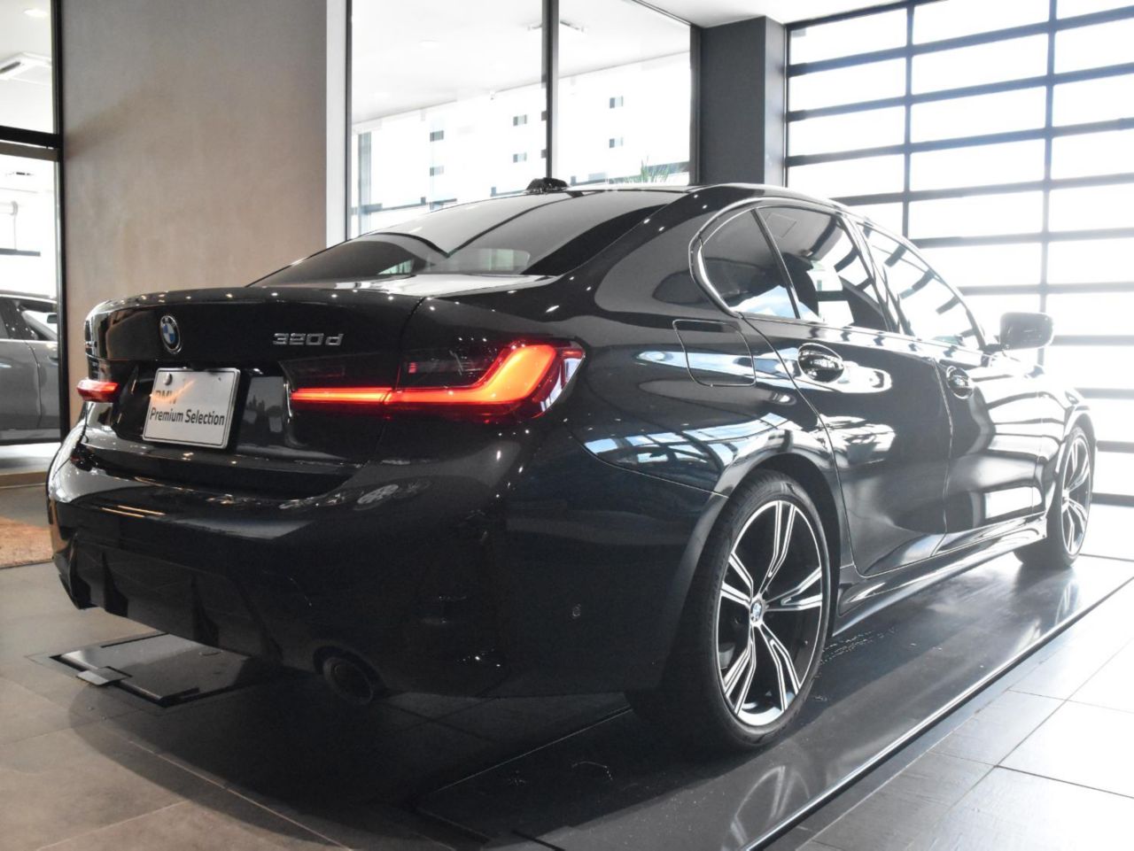 320d xDrive Berline RHD