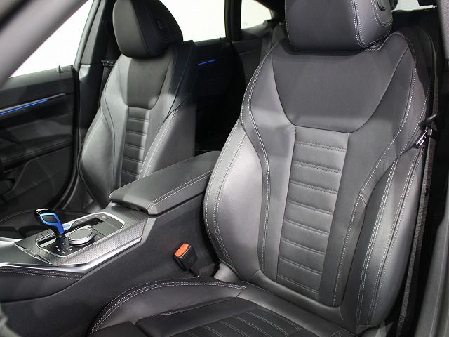 G26 i4 eDrive40 RHD