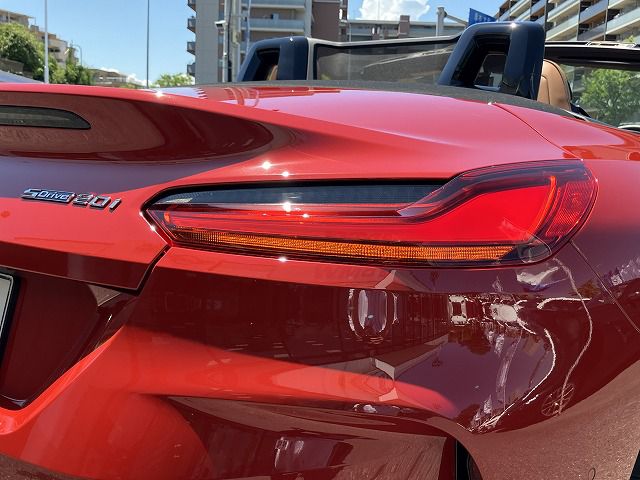 G29 z4 sDrive20i RHD