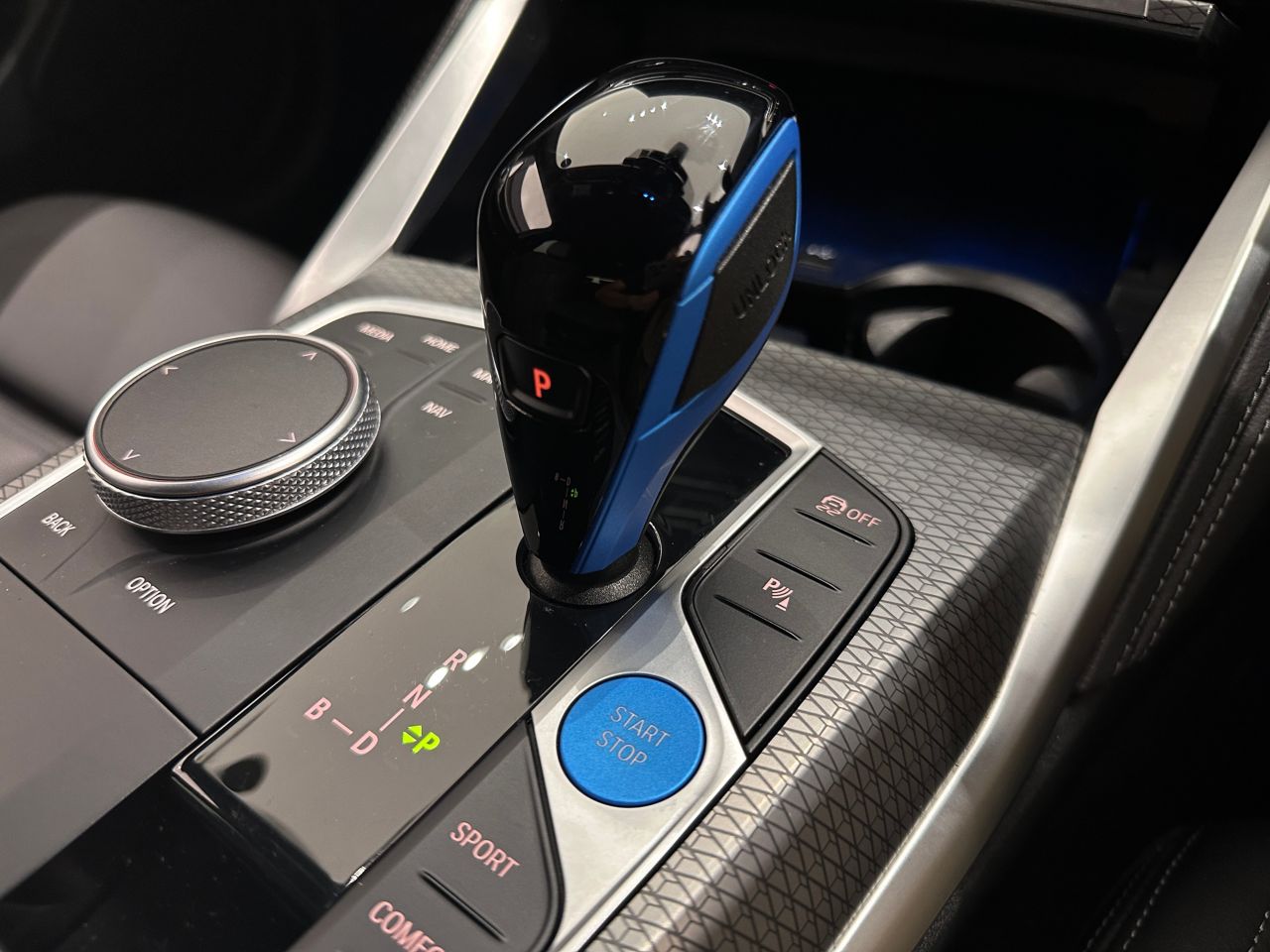 G26 i4 eDrive40 RHD