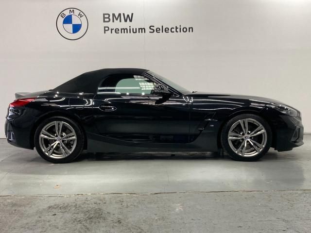 G29 z4 sDrive20i RHD