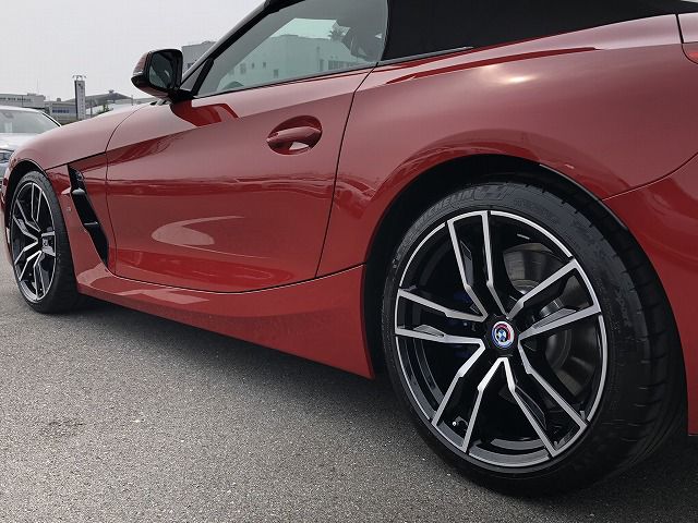 G29 z4 sDrive20i RHD