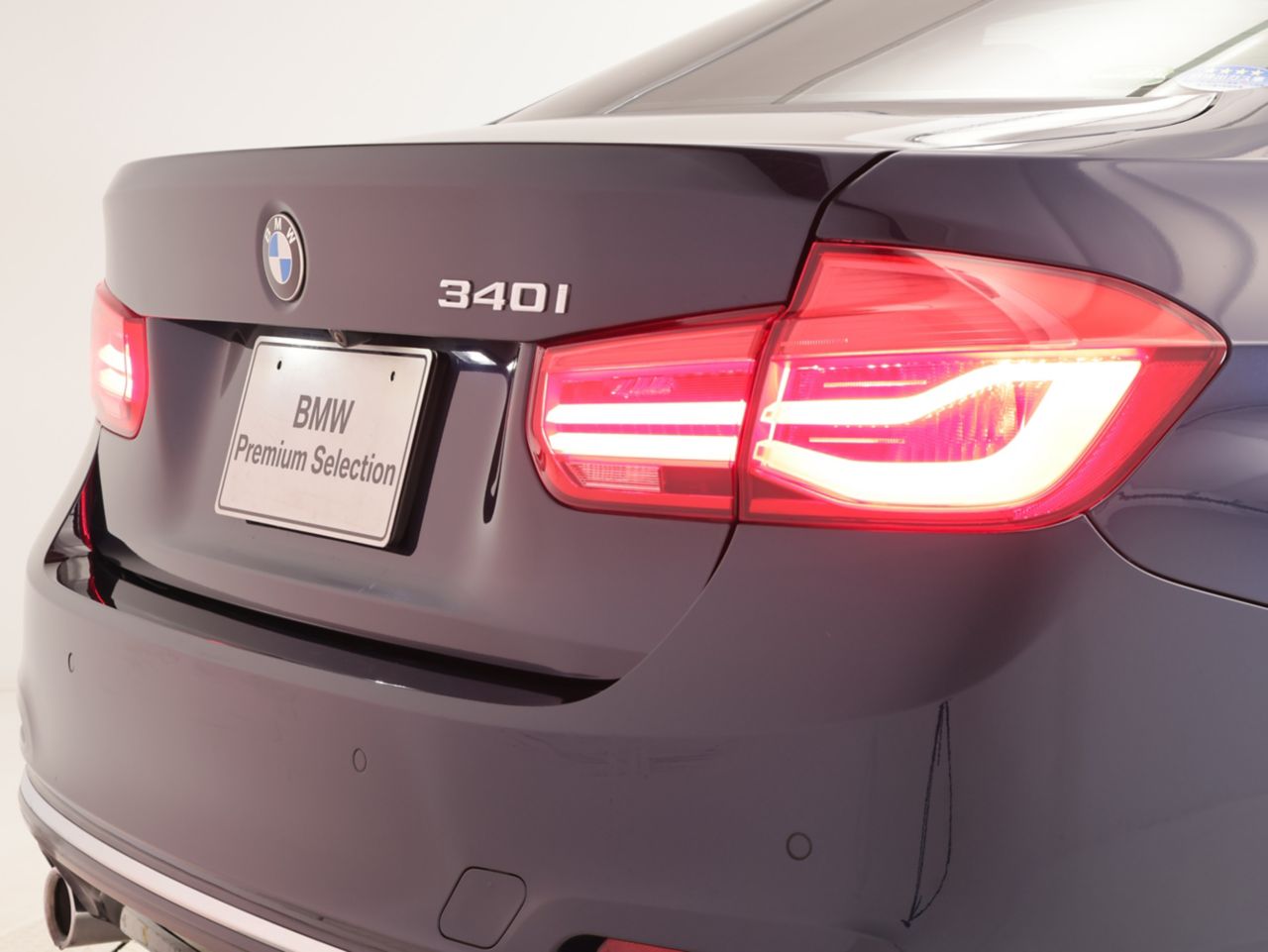 340I SEDAN RHD