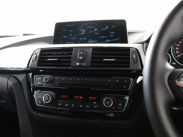 318I SEDAN RHD