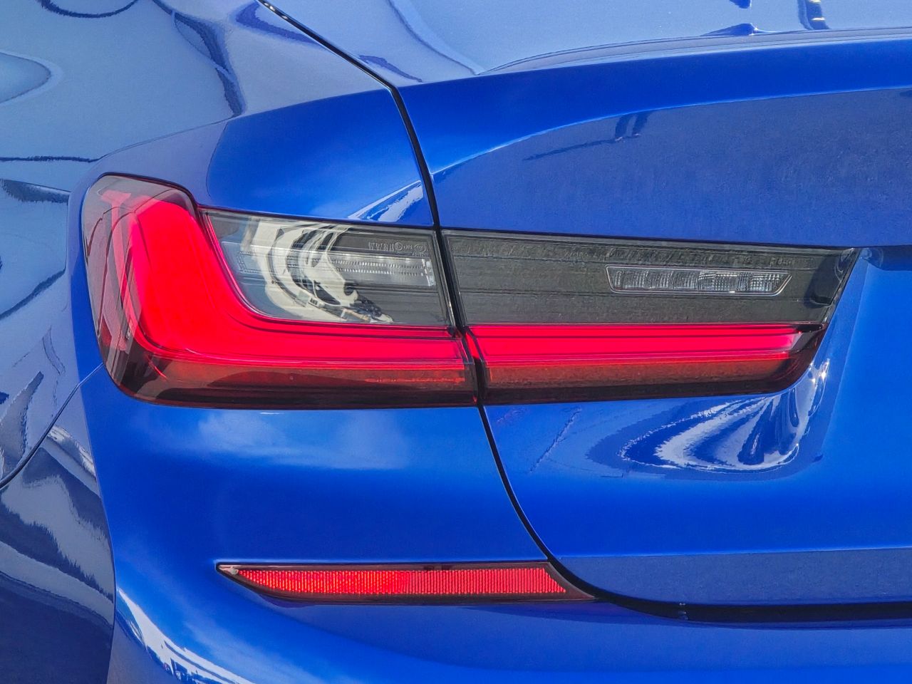 320i Sedan RHD