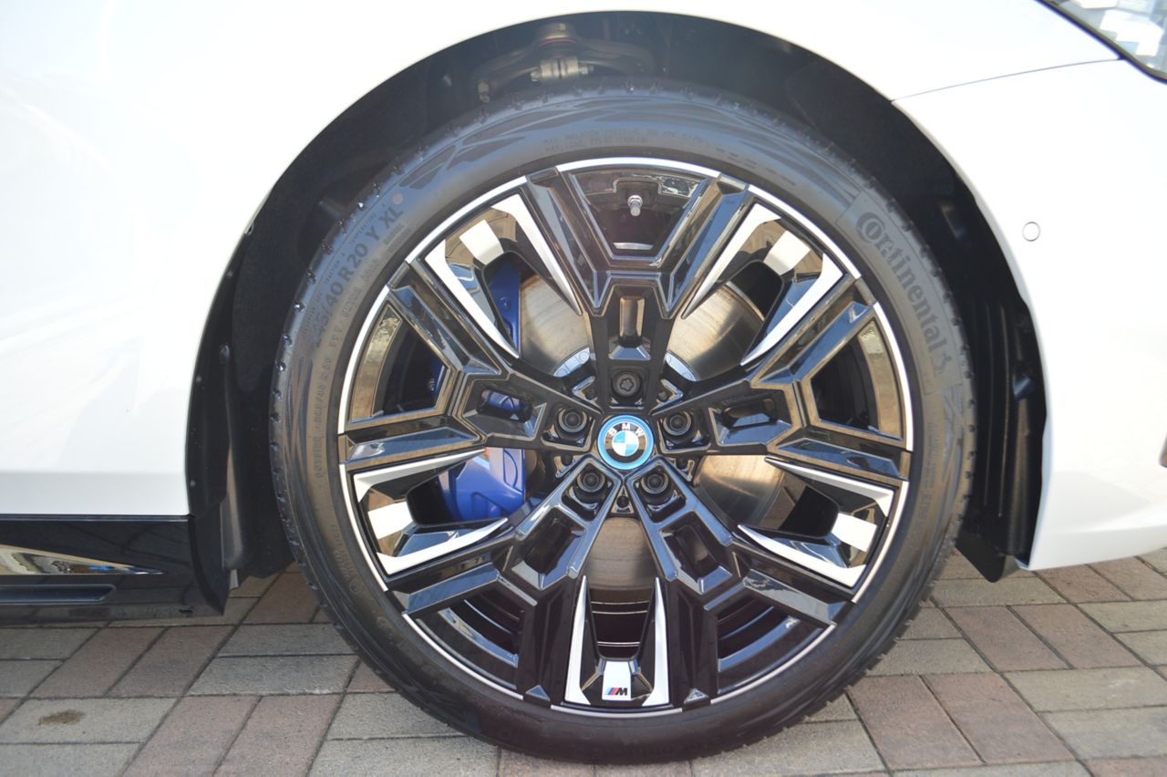 BMW i5 M60 xDrive Sedan RHD