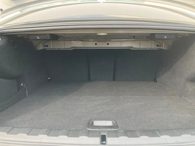 G20 330e Saloon RHD