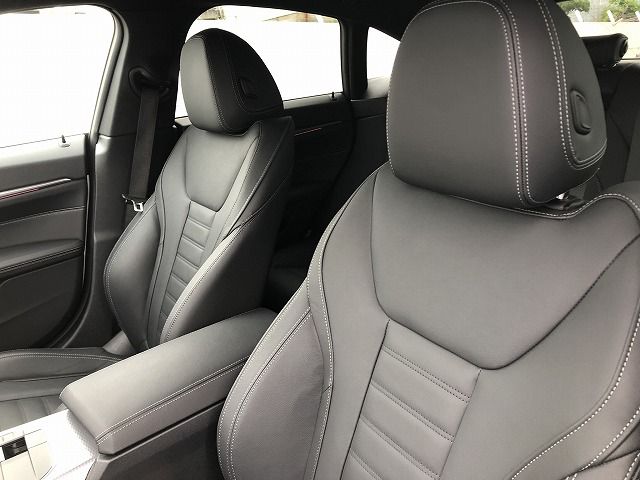 G26 i4 eDrive40 RHD