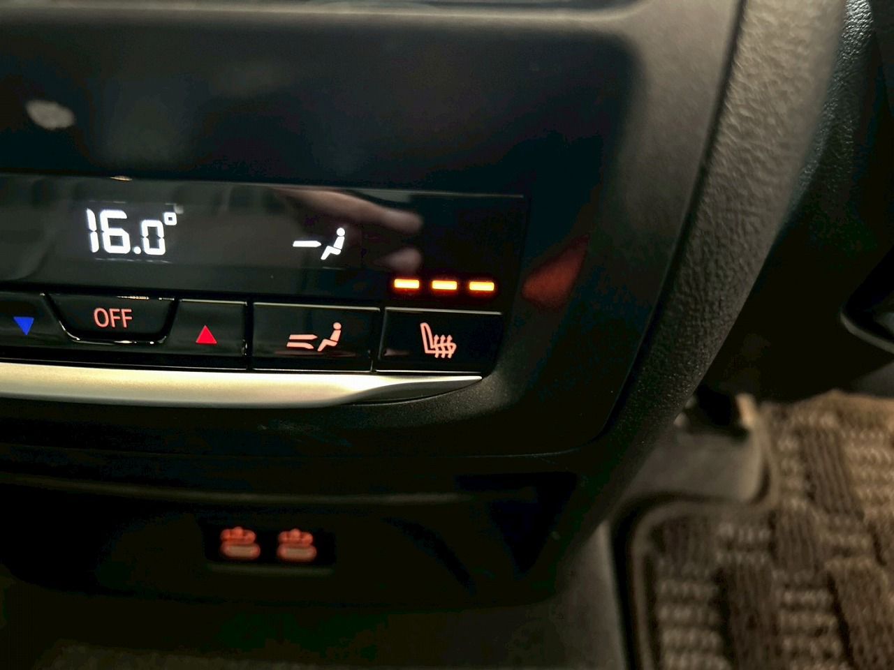 G01 X3 M40d RHD LCI ZA