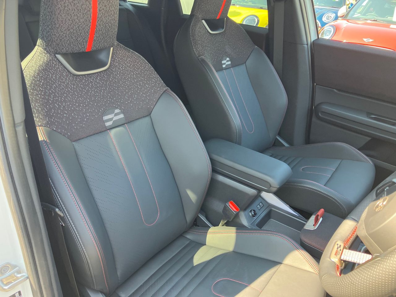 U25 MINI John Cooper Works Countryman ALL4