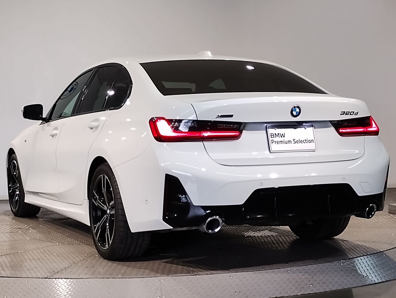 320d xDrive Berline RHD